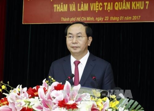Президент Чан Дай Куанг провел рабочие встречи с вооруженными силами в городе Хошимин - ảnh 1